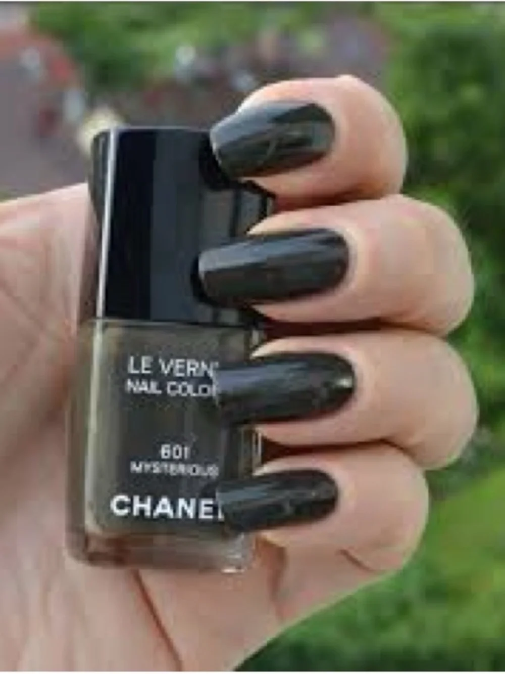 Chanel Le Vernis Nail Colour in 601 Mysterious NEW IN PACKAGING
